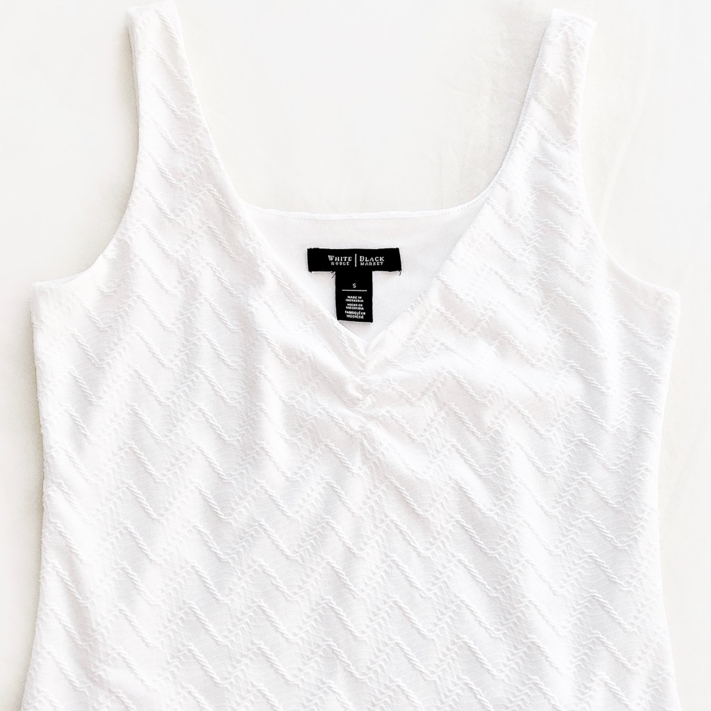 White House Black Market V-Neck Textured Tank - Picture 2 of 4